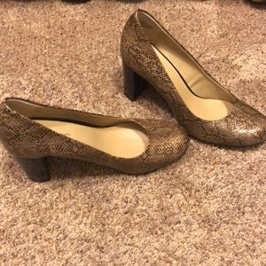 Bandolino snakeskin heels, excellent condition.
